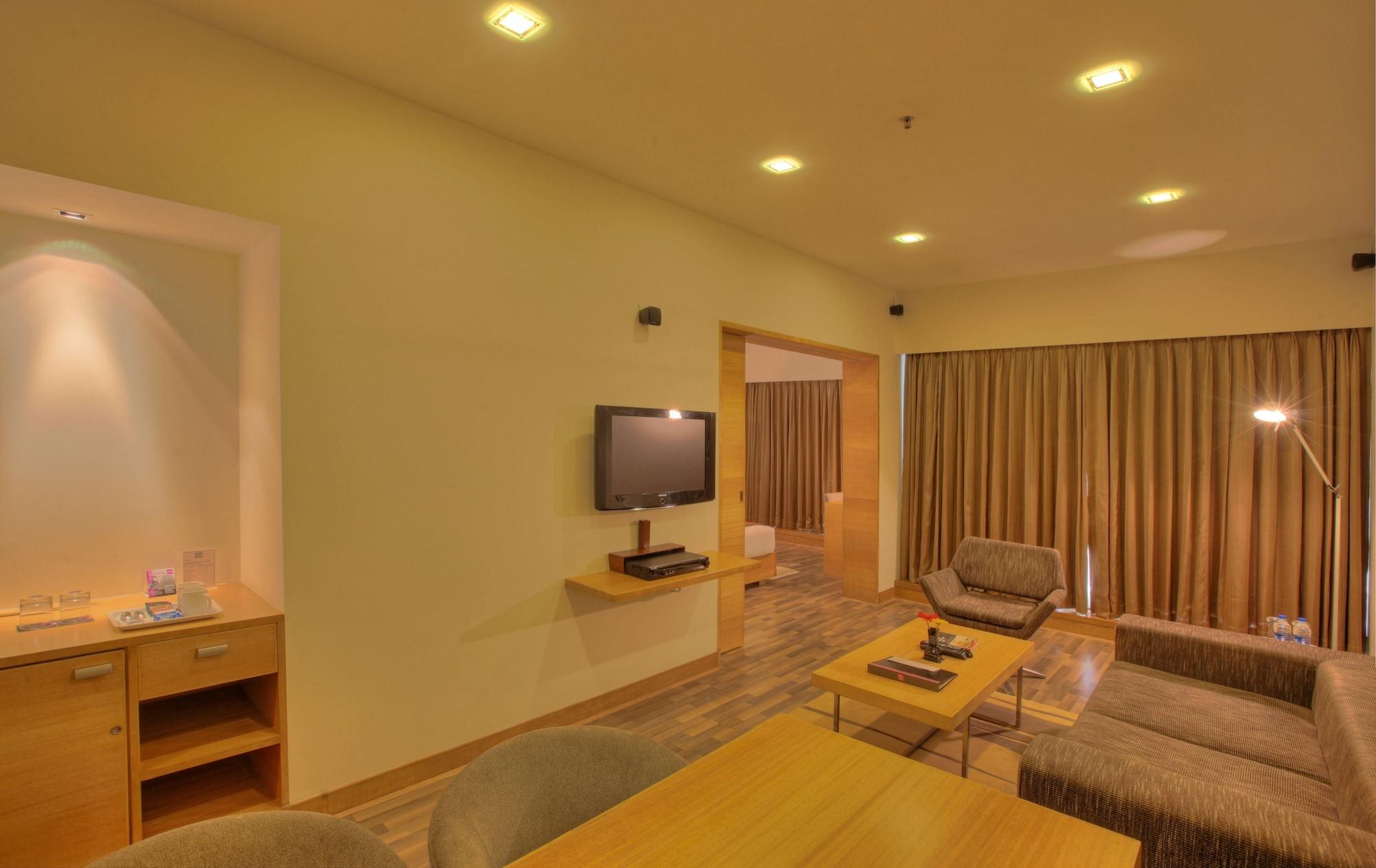 Hotel Parc Estique Pune Exterior foto