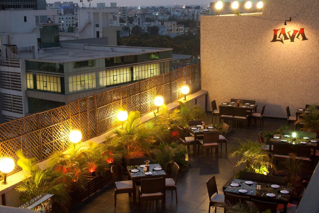Hotel Parc Estique Pune Exterior foto