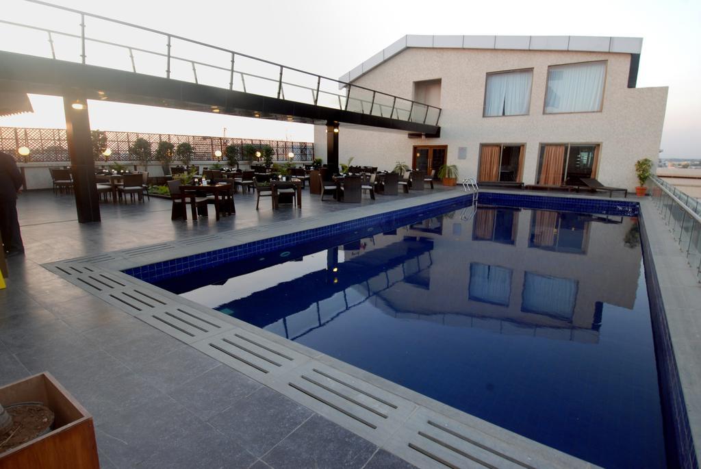 Hotel Parc Estique Pune Exterior foto